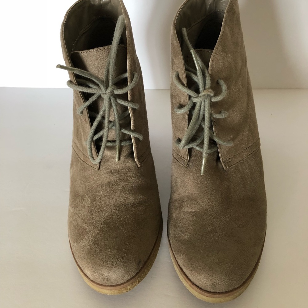 Urban outfitter lace up boot
